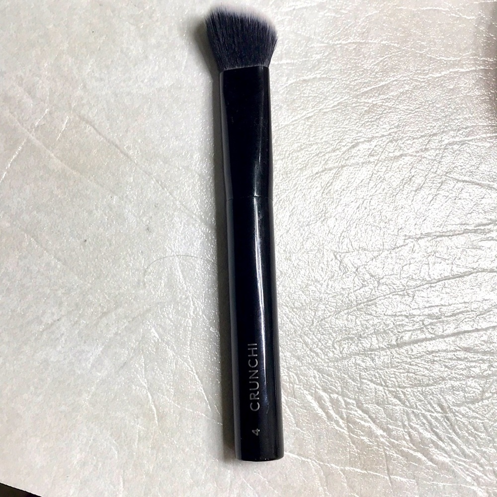 Crunchi No. 4 Luxury Vegan Angled Blush Makeup Brush